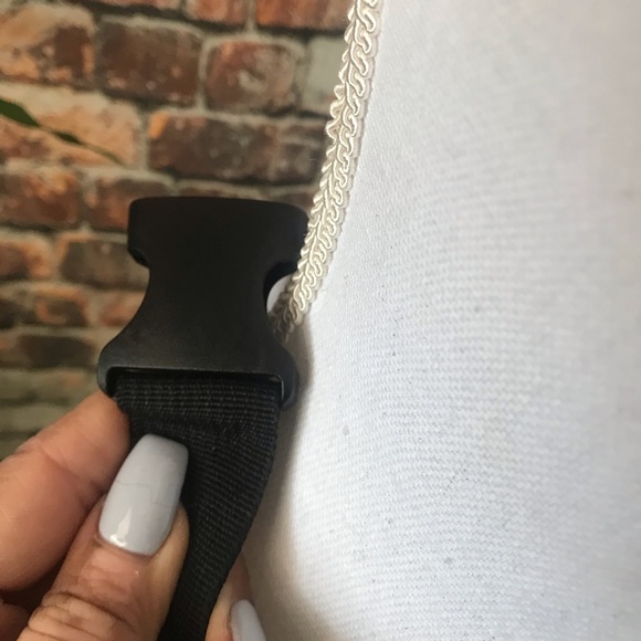 NWT iridescent Pastel Fanny Pack - Picture 4 of 4